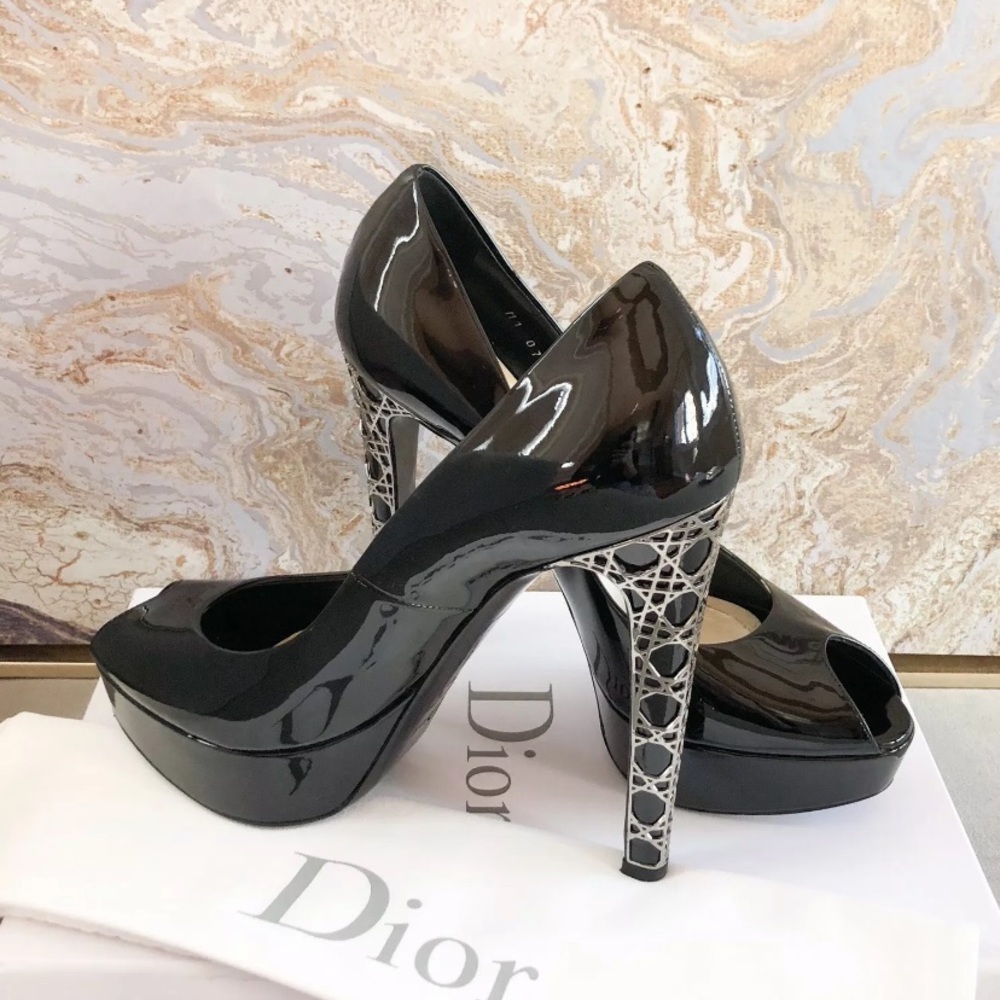 Christian Dior Cannage Black Patent Pump Sz 39